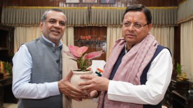 Actor Paresh Rawal met with Chief Minister Pushkar Singh Dhami