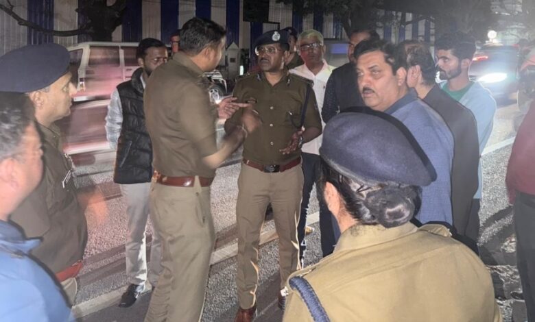 News update,Dehradun Merecedes car accident killed four labour and two seriously injured.