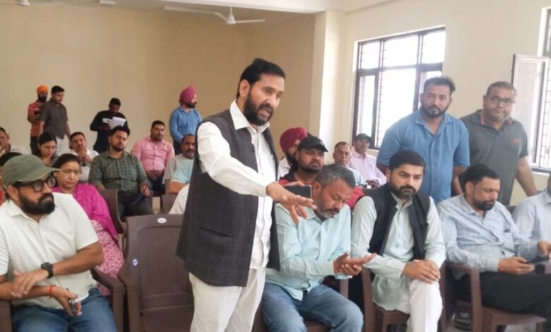 Shiv Prasad Semwal expressed anger at the public hearing of Lacchiwala toll