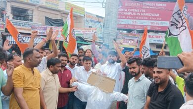 Congress burnt effigy of Chief Minister Pushkar Singh Dhami,demanding CBI Inquiry in Jitendra Negi suicide case.