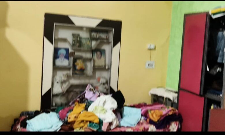 Jewellery and cash stolen from a house at Hansuwala of Doiwala.