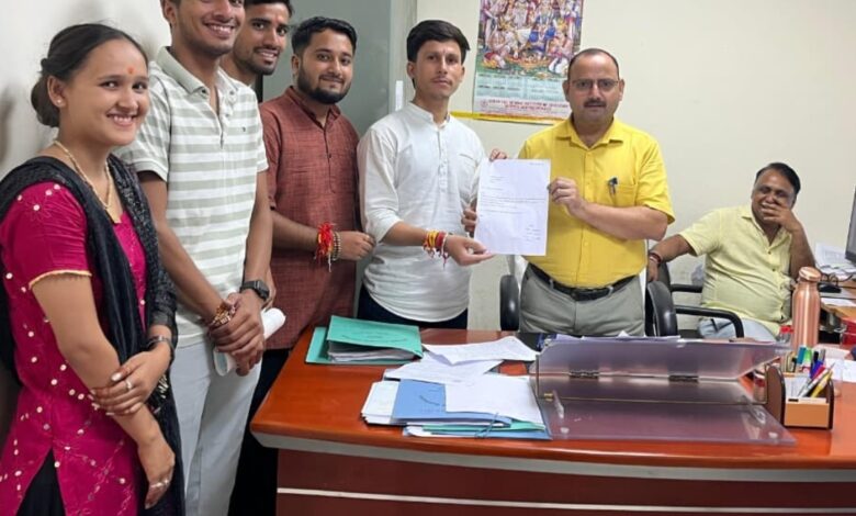File pic : ABVP gave memorandum to exam controller of Shaheed Shri Dev Suman University demanding various demands of students.