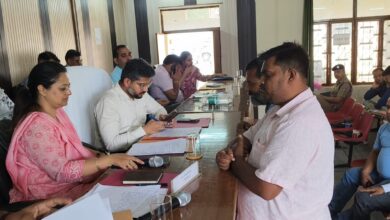 Ward member gave memorandum to CDO,Dehradun,demanding construction of road and camp for differently abled people.