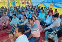 State Teachers' Union warns of "complete work boycott", staged a sit-in protest in Doiwala