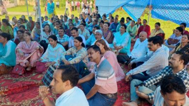 State Teachers' Union warns of "complete work boycott", staged a sit-in protest in Doiwala