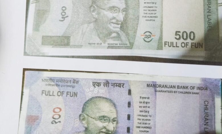 Objection to the picture of "Mahatma Gandhi" on "Manoranjan Bank" notes found in powder packet, notice given