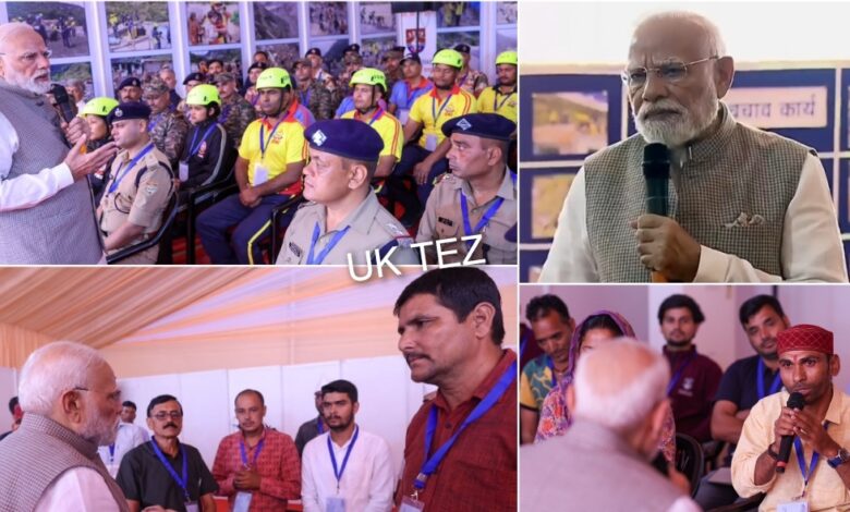 Prime Minister Narendra Modi dialogue with NDRF,SDRF and Diaster Relief Volunteers at Dehradun.