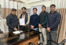 ABVP delegation gave memorandum to PWD demanding speed breker nearby Doiwala Degree College.