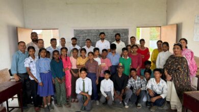 Congress leader Rahul Saini distributed educational material and uniforms in memory of his grandfather.