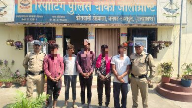 Police Crackdown on Stunt Riders in Bhaniawala: 5 Riders Crammed onto a Splendor