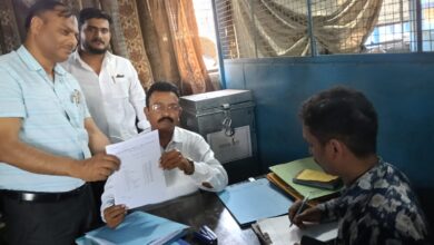 सचिव पद के लिए एडवोकेट मनोहर सिंह सैनी ने अपना नामांकन पत्र दाखिल किया